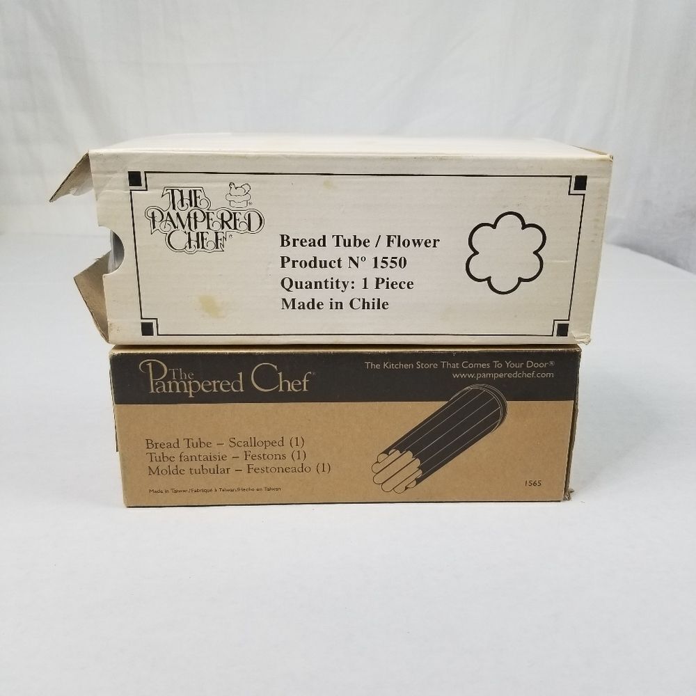 NIP Pampered Chef Flower &‎ Scallop Bread Tube Set